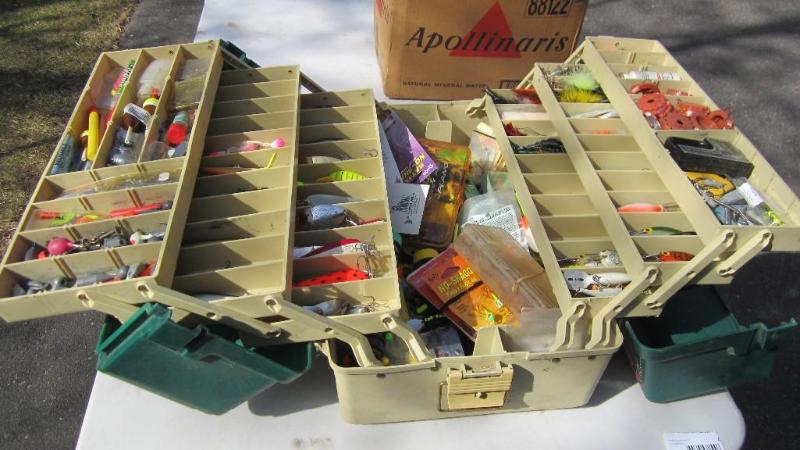 lot 4 image: Tackle Box & tackle...