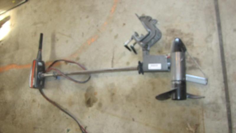 lot 45 image: Mariner electric trolling motor...