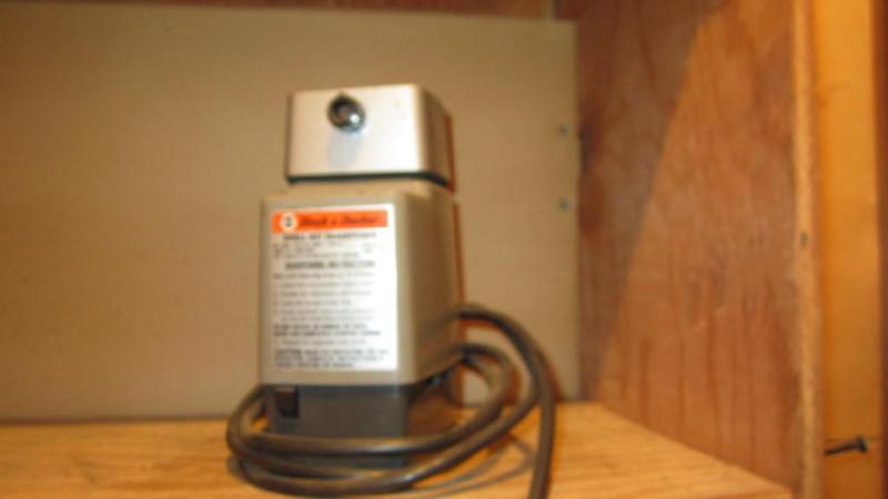 lot 59 image: Black and decker drill bit sharpene...