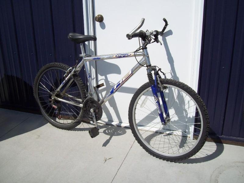 All aluminum mountain bike -21 spee...