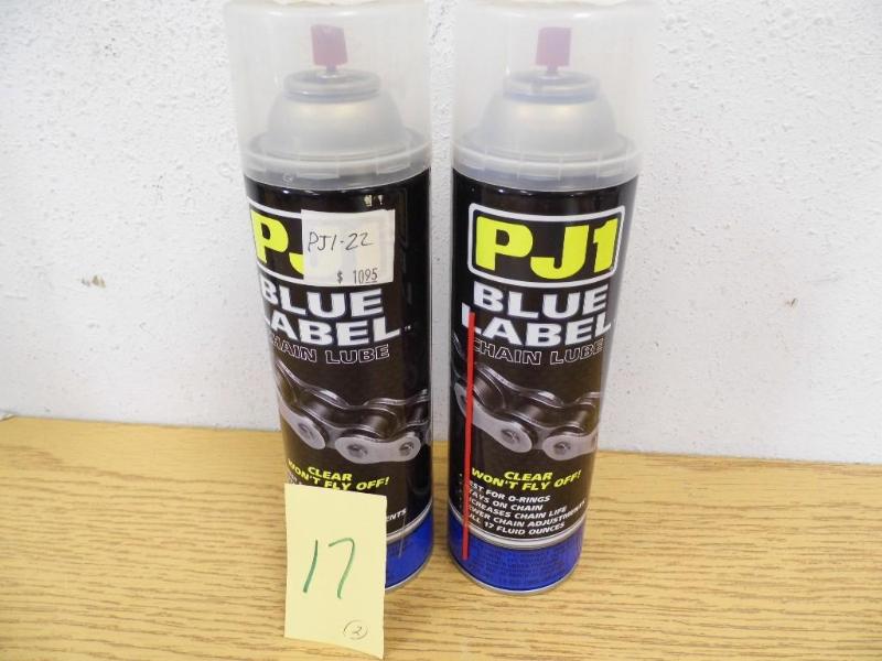 lot 17 image: Lot of 2 Cans PJ1 Blue Label Chain ...