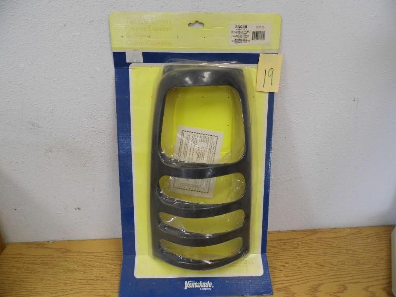 lot 19 image: Pair of Taillight Covers - 36038 - ...