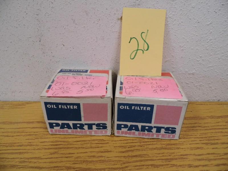 lot 28 image: Lot of 2 Oil Filters 01-0021...