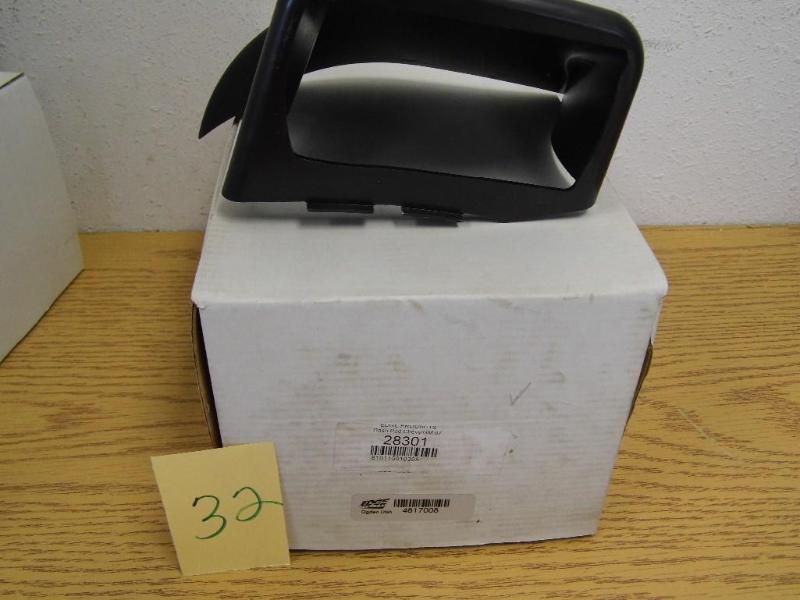 lot 32 image: Edge Products Dash Pod - Black - 28...