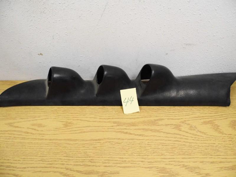 lot 44 image: Triple Pillar Mount...
