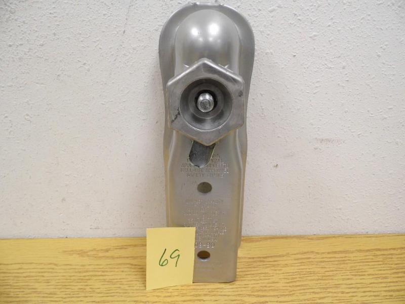 lot 69 image: Valley Industries Trailer Coupler -...