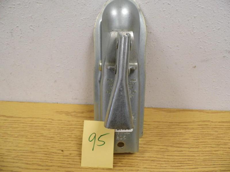lot 95 image: Valley Industries Trailer Coupler -...