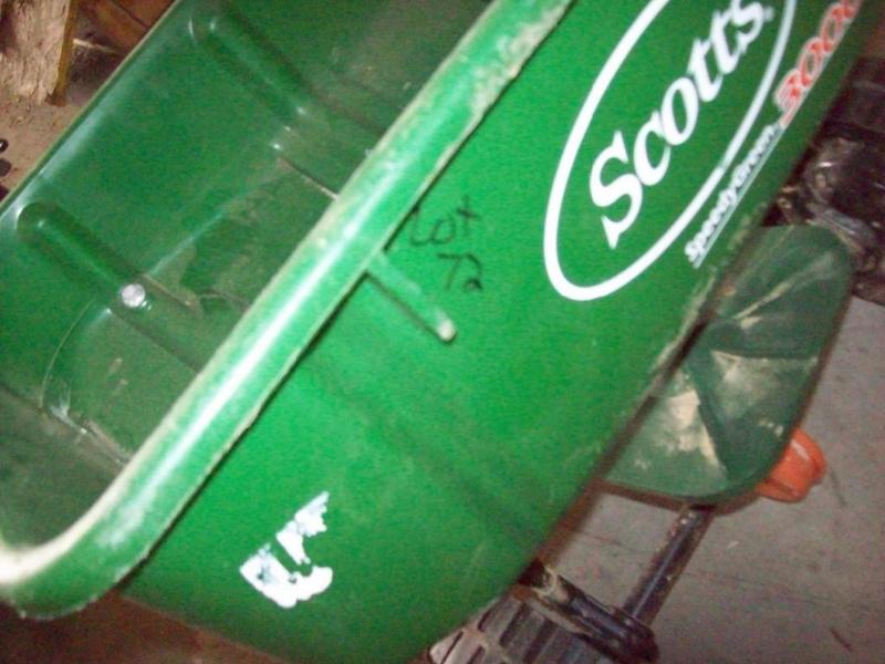 Scotts seeder item 72...