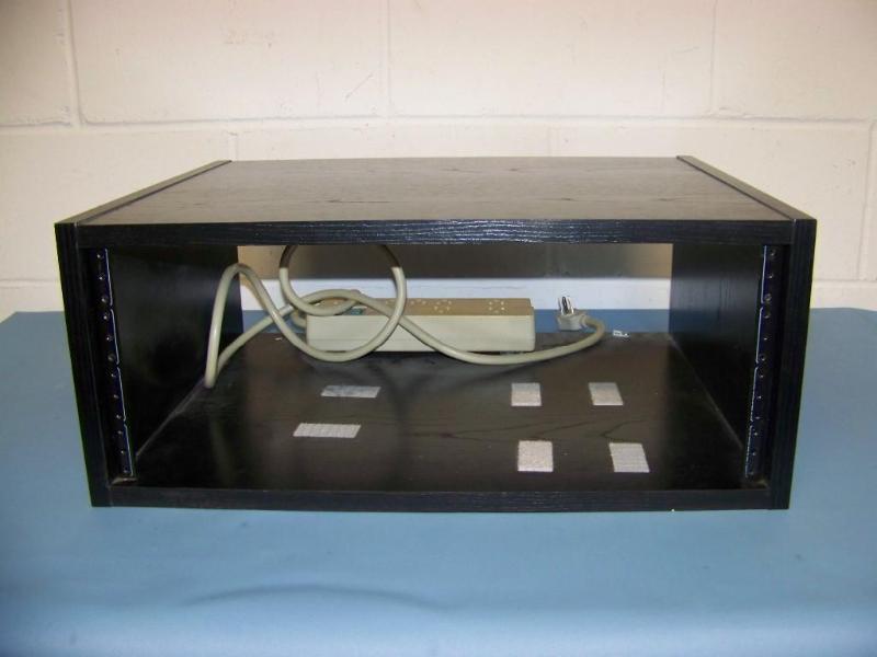 lot 31 image: Rack Equipment Wooden Case