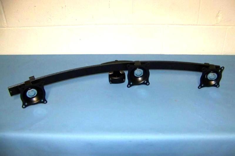 lot 59 image: Chief, Triple-Monitor, Mounting Bar