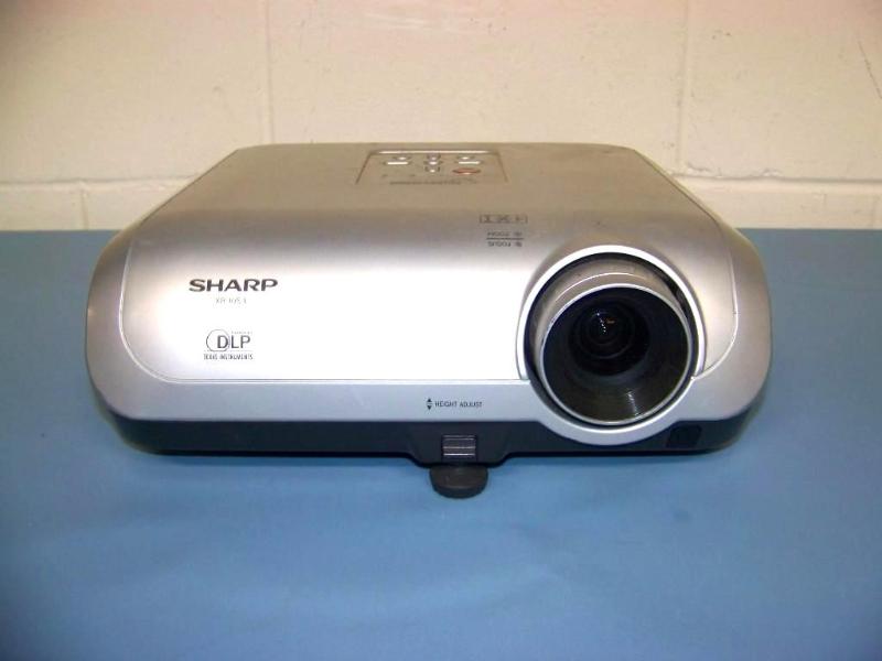 lot 6 image: Sharp, XR-10S-L, DLP Projector