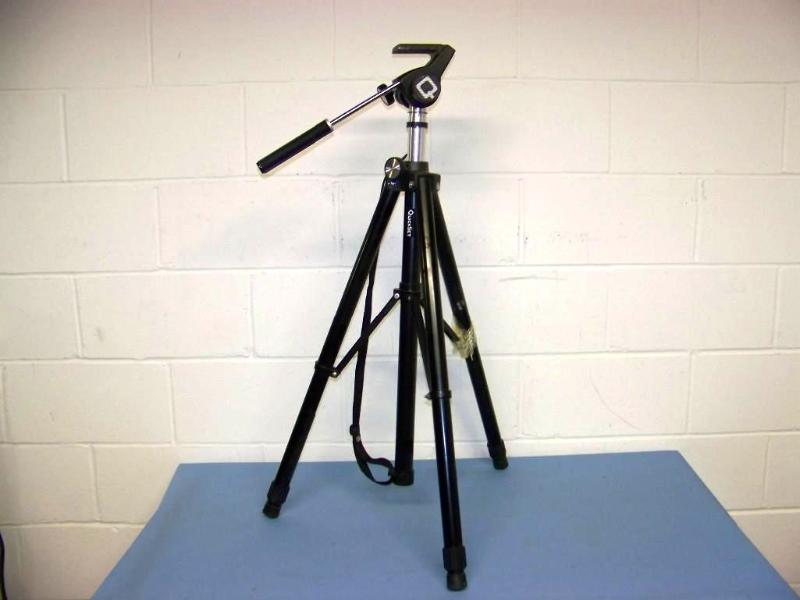 lot 72 image: Adjustable Tripod with Camera Head