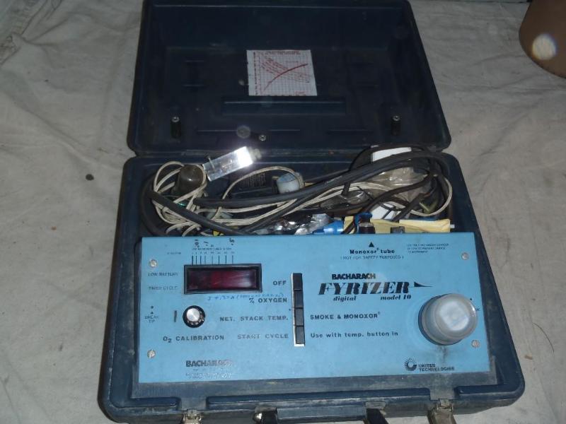 lot 124 image: Bacharach Model 10 Digital Fyrizer...