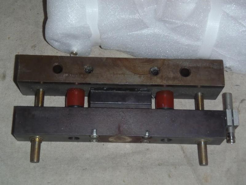 lot 157 image: Four (4) Amisco Door Bar Crimper Cl...