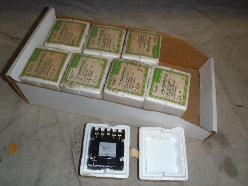 lot 184 image: Eight (8) GE CR120A04022AA Relays. ...