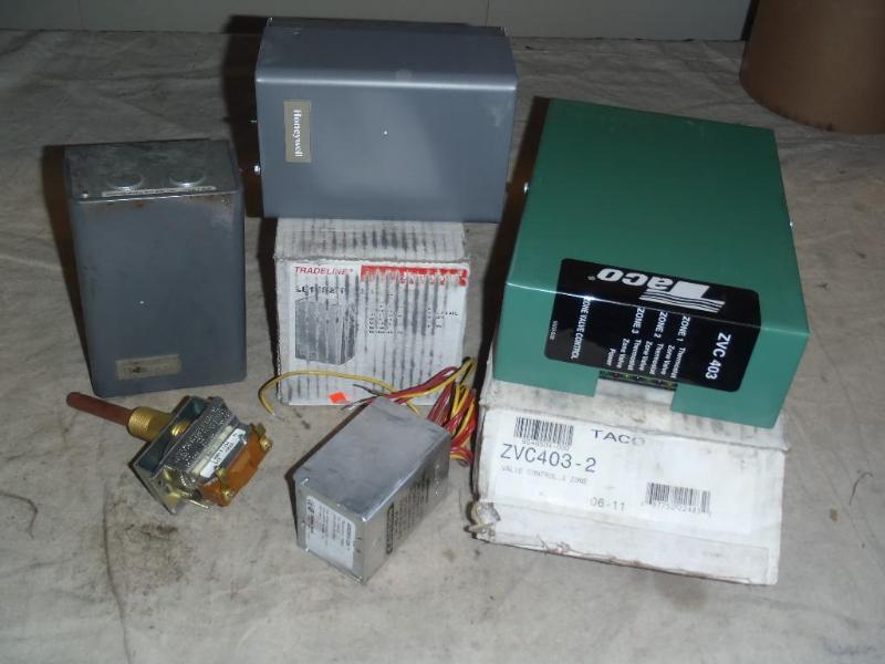 lot 215 image: Honeywell Controls and Taco ZVC403-...