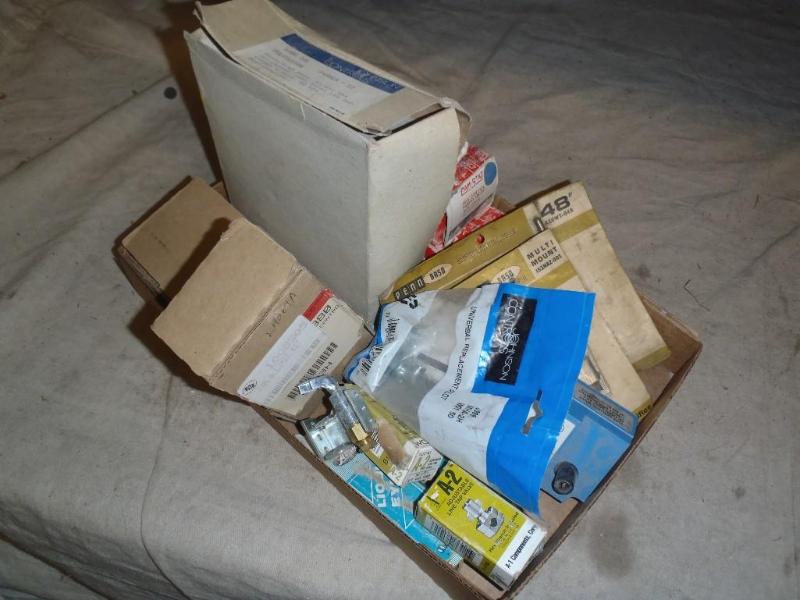 lot 258 image: Johnson Controls Parts, Cam-Stat Co...