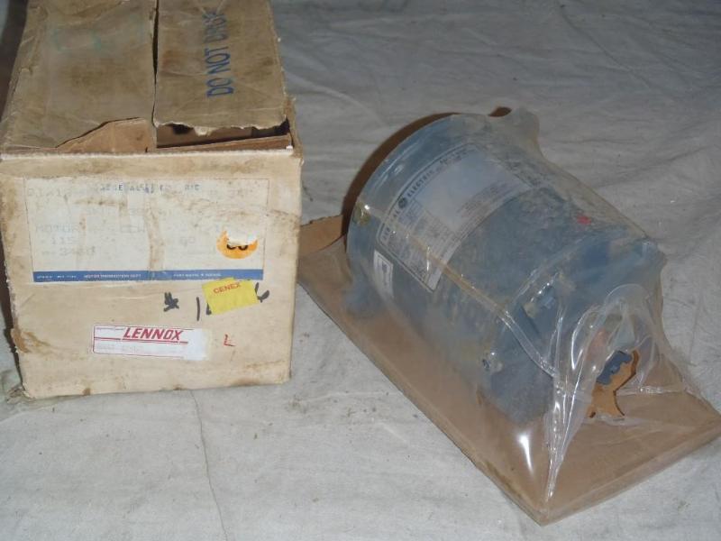 lot 5 image: Lennox 26603 GV-105 Motor...