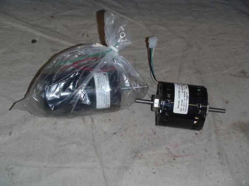 lot 63 image: Broan&nbspJA2R207N Motors .048HP 1...