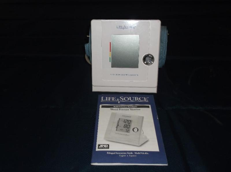 lot 15 image: Life Source Blood Pressure monitor ...