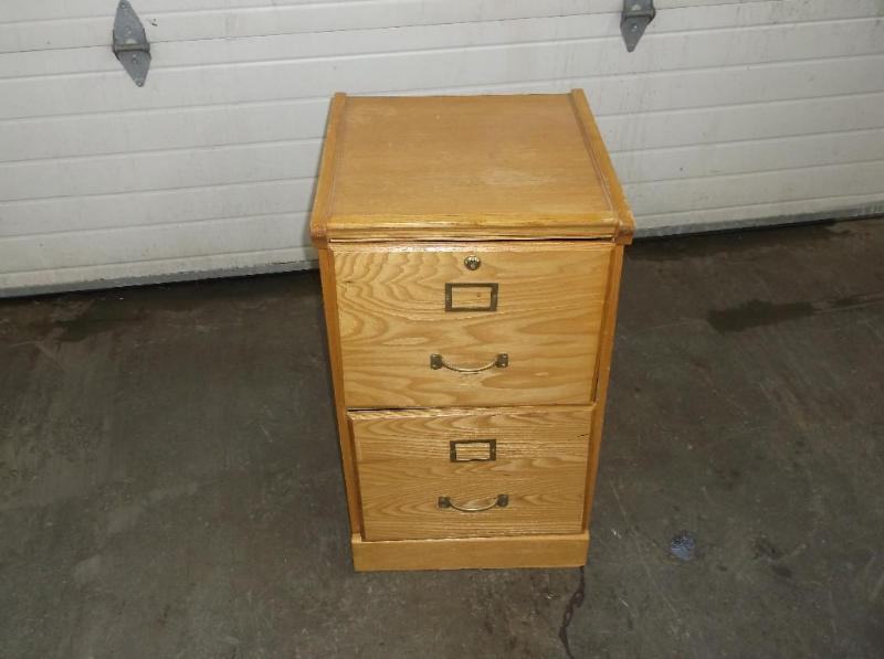 lot 18 image: 2 Drawer wooden file cabinet...