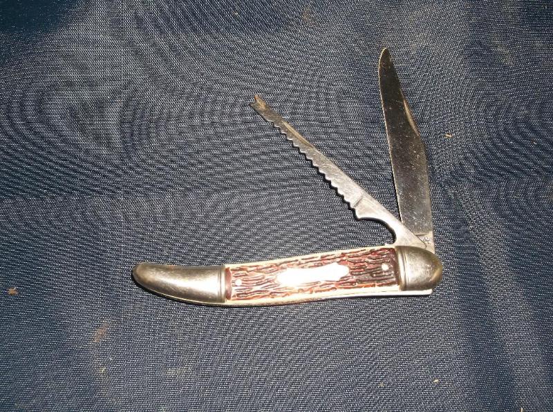 lot 24 image: Wood Grain Fish Knife. Very good co...