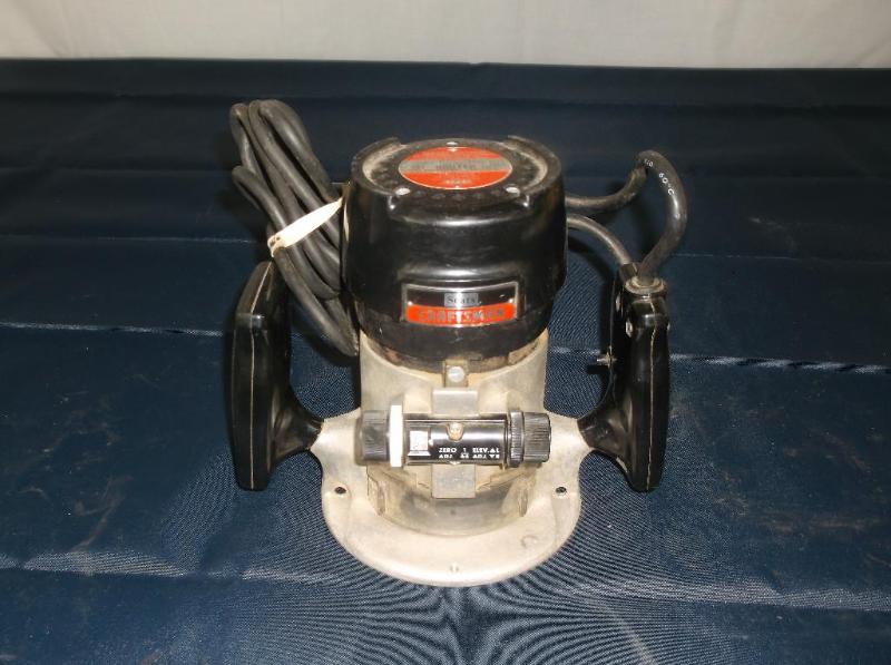 lot 27 image: Craftsman Router....