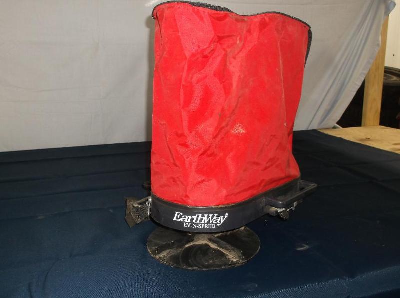 lot 31 image: EARTHWAY EV-N-SPRED  seed spre...