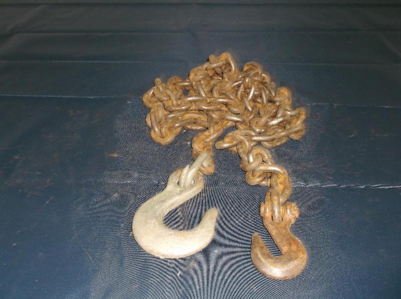 lot 43 image: 9ft chain with hooks...