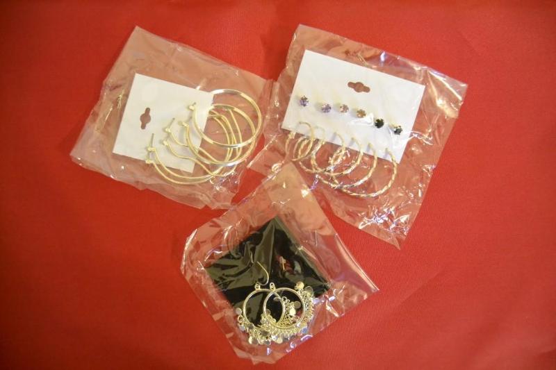 10 Pair of Fashion Earrings
