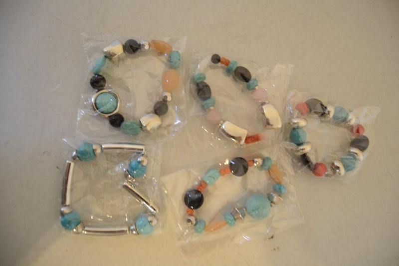 5 Turquoise Fahion Bracelets