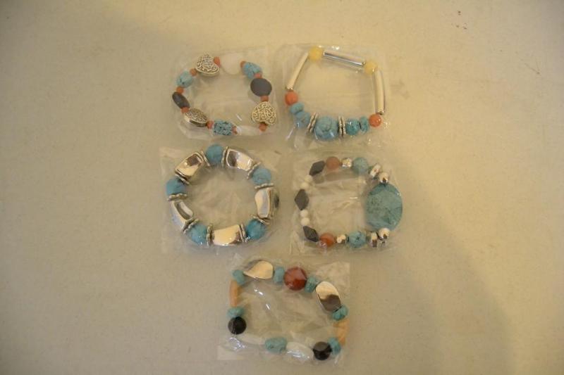 5 Turquoise Fashion Bracelets