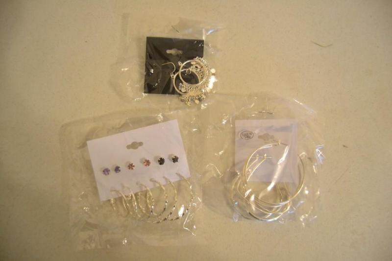 10 Pair of Fashion Earrings