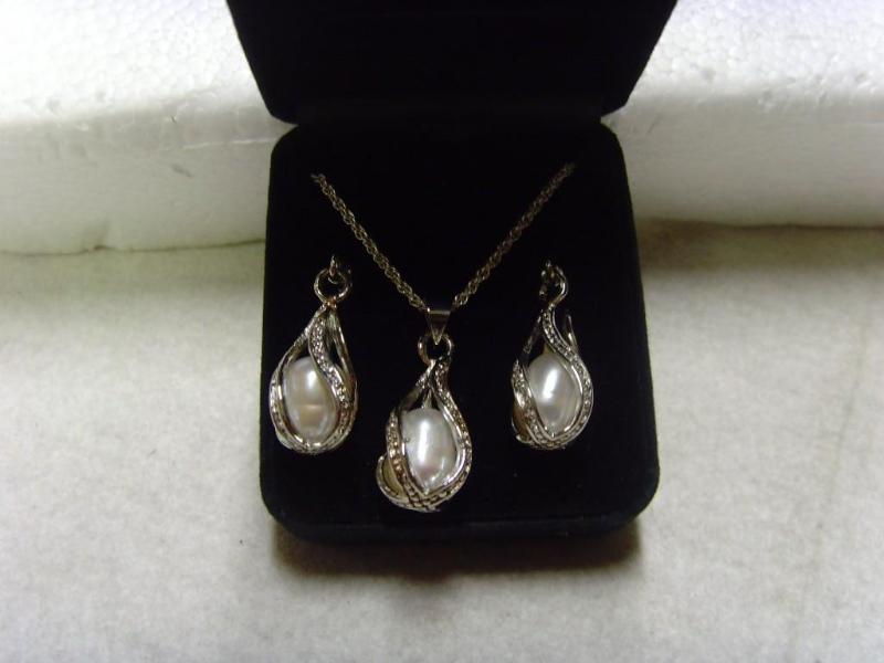 Necklace and Earring Set
