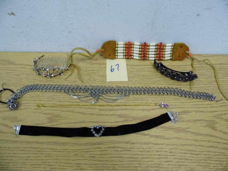 lot 67 image: Lot of Costume Jewelry