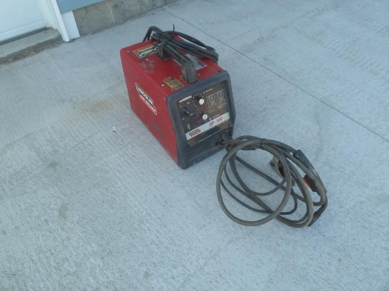 lot 18 image: Lincoln ARC Welder Model# SP 100 W...