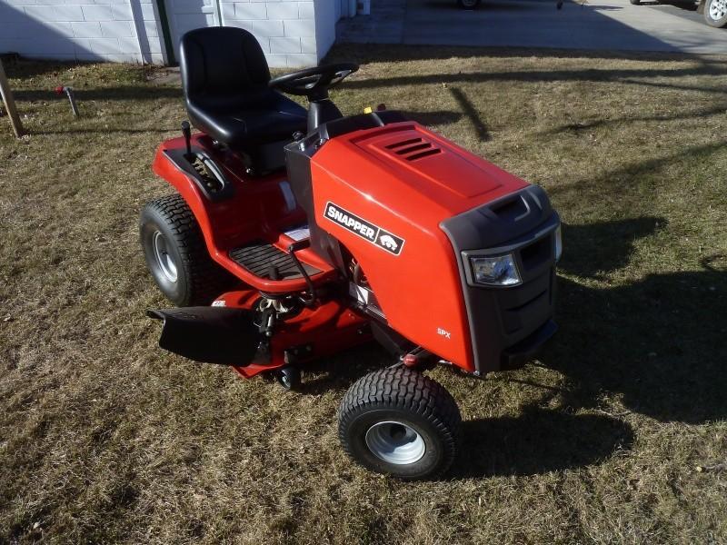 lot 6 image: 2012 Snapper SPX Lawn Tractor Has ...