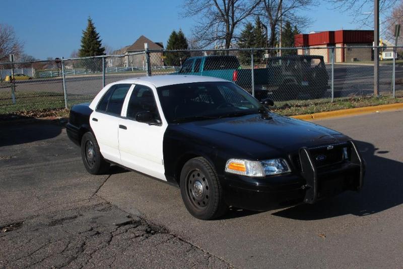 lot 1 image: 2009 FORD CROWN VICTORIA POLICE INT...