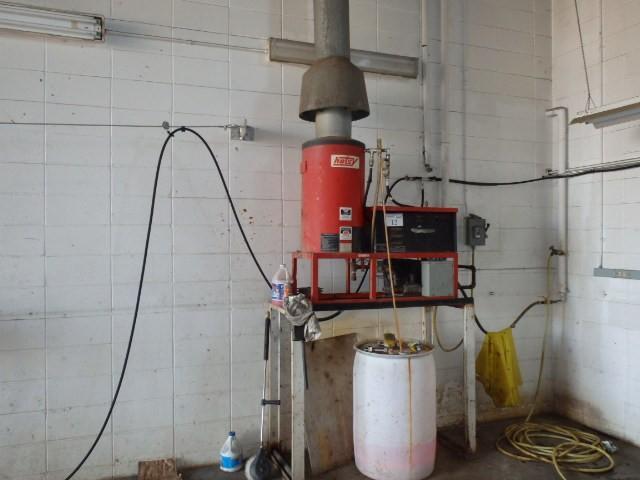 lot 12 image: Natural Gas Fired Hotsy Brand Press...