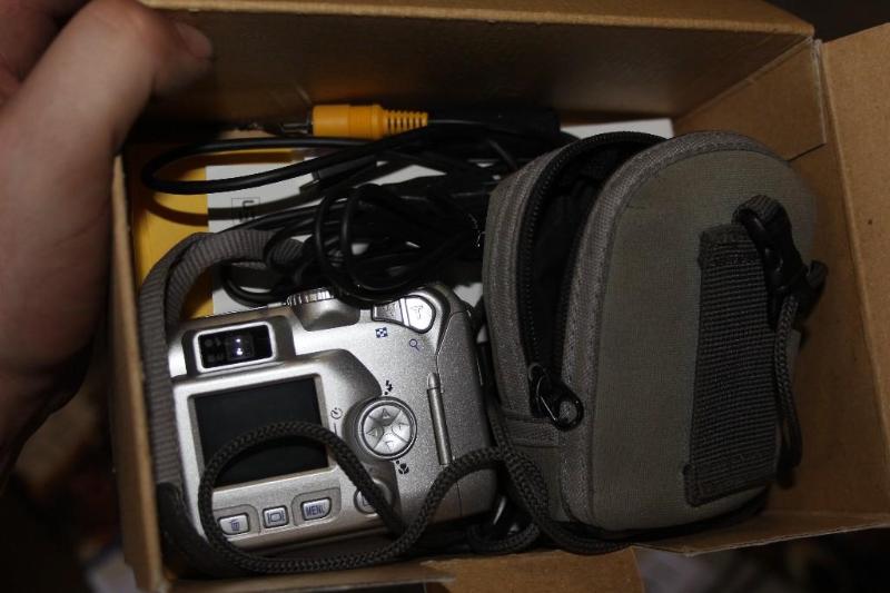 lot 128 image: Nikon, Coolpix 2100, Digital Camera...