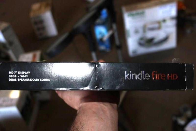 lot 132 image: Amazon, Kindle Fire HD, 7" Scr...