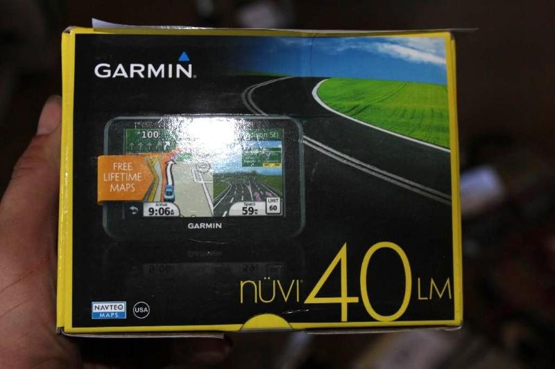 lot 133 image: Garmin, Nuvi 40 LM, GPS with Car Wi...