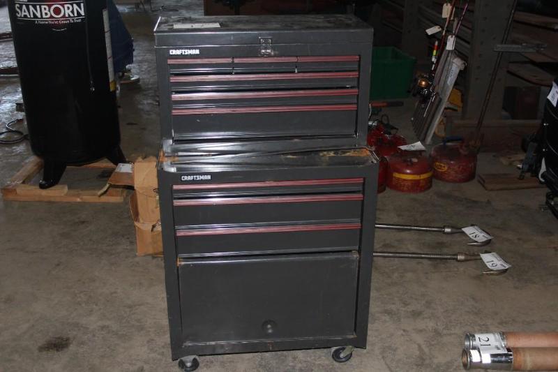 lot 17 image: Craftsman, Rolling Tool Cabinet, 27...