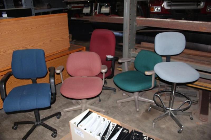 lot 202 image: Lot of (5) Various, Rolling Office ...