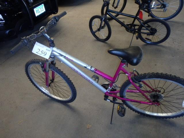 lot 259 image: Magna Bicycle, Womens 21 Speed MT ...