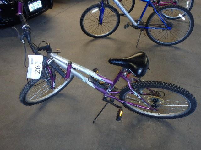 lot 261 image: Magna Bicycle, Womens 21 Speed MT ...