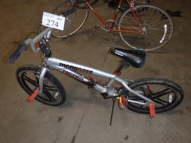 lot 274 image: Mongoose Bicycle, Boys BMX Bike, G...