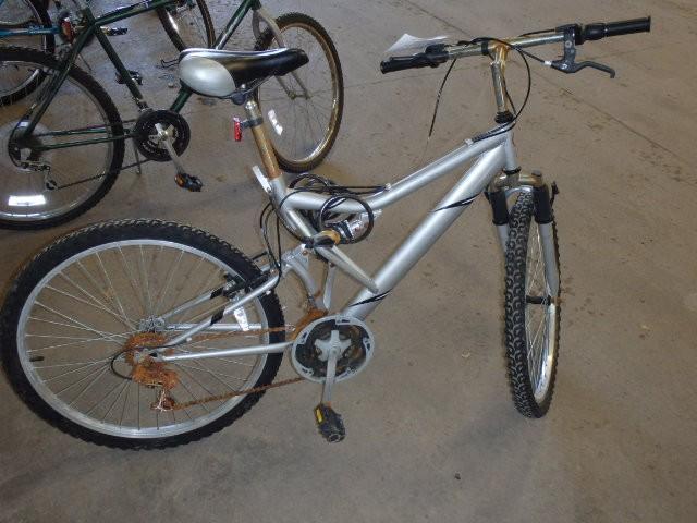lot 282 image: Rhino Bicycle, Adult 18 Speed MT Bi...