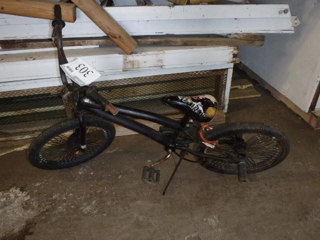 lot 303 image: Bicycle, BMX Style, Black Frame, 16...