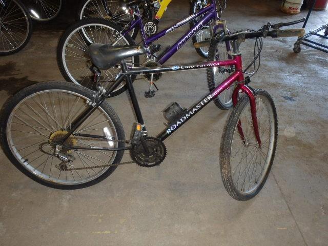 lot 315 image: Roadmaster Bicycle, Adult Bike, Bla...